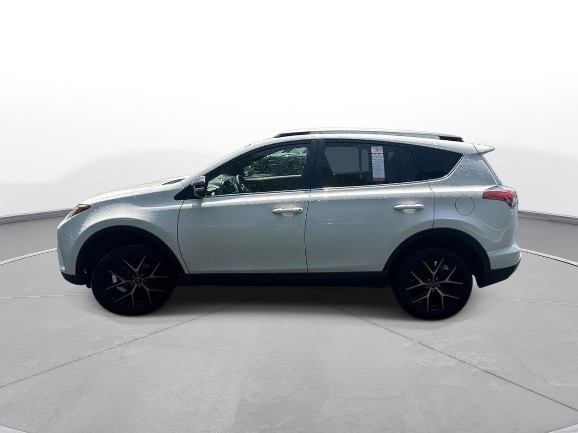 Used 2018 Toyota RAV4 SE w/ Power Extra Value Package FWD image 9