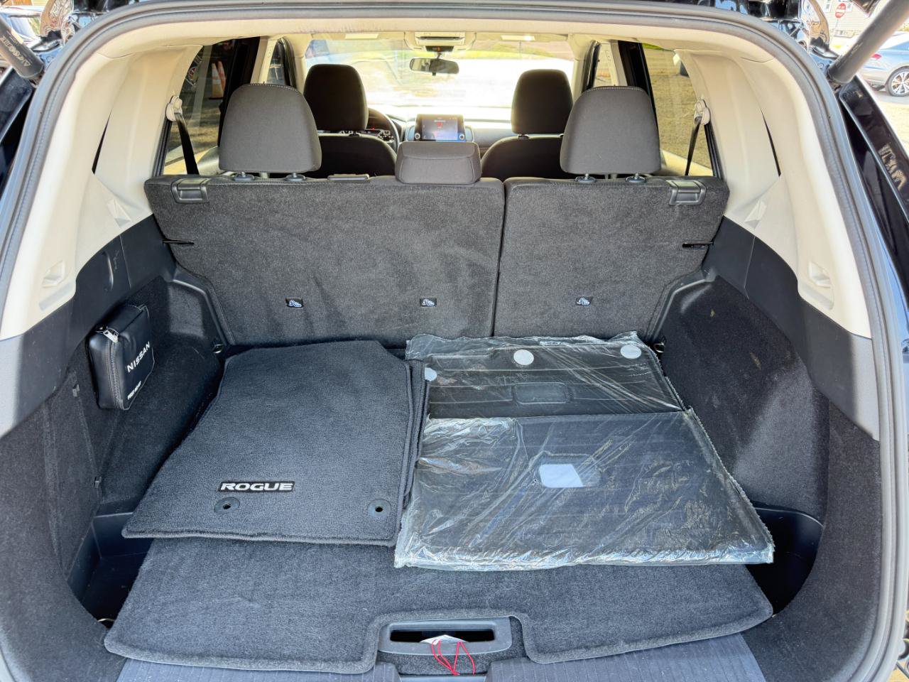 Used 2024 Nissan Rogue SV AWD/4WD image 32