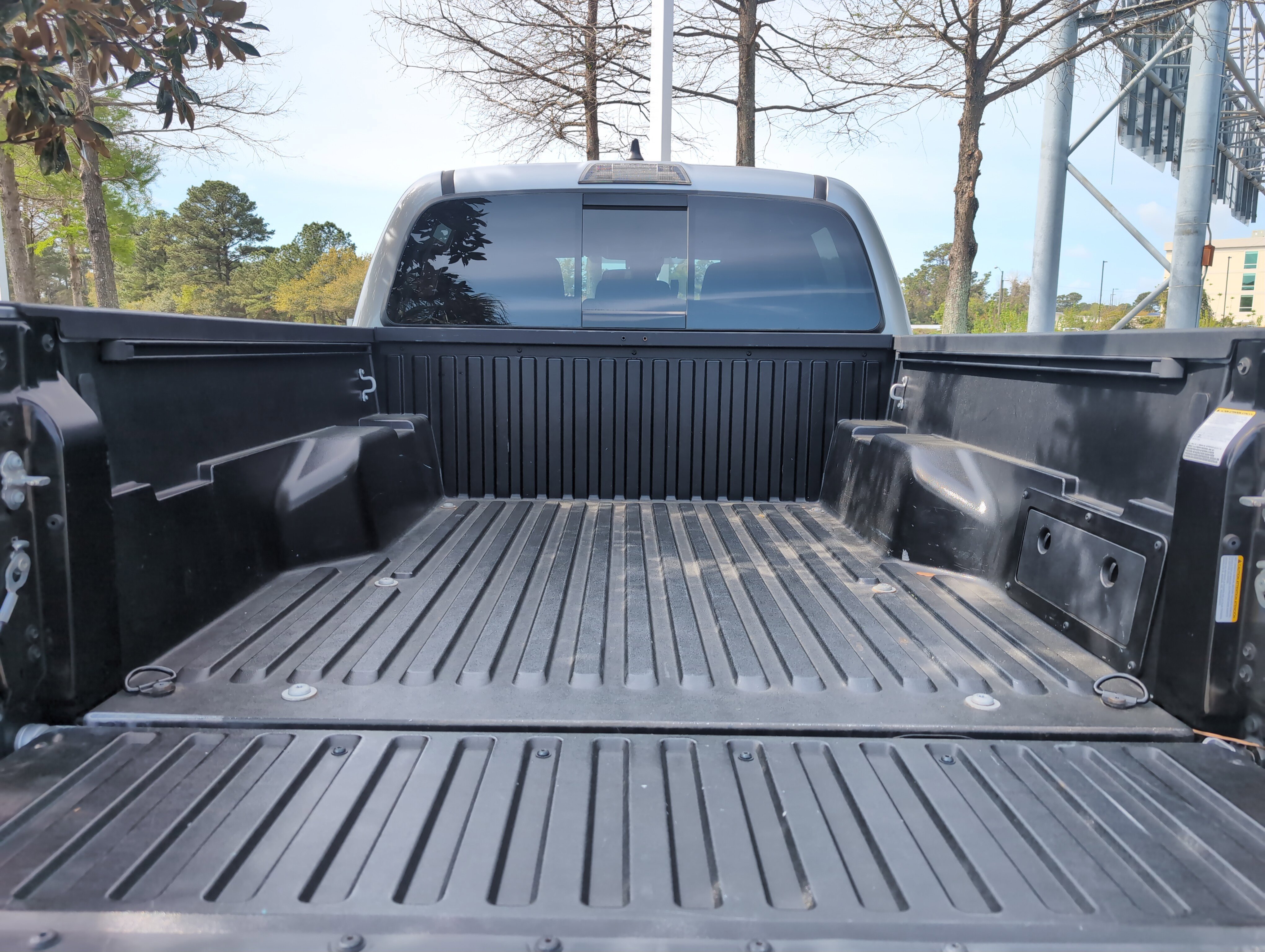 Certified 2023 Toyota Tacoma SR5 AWD/4WD image 31