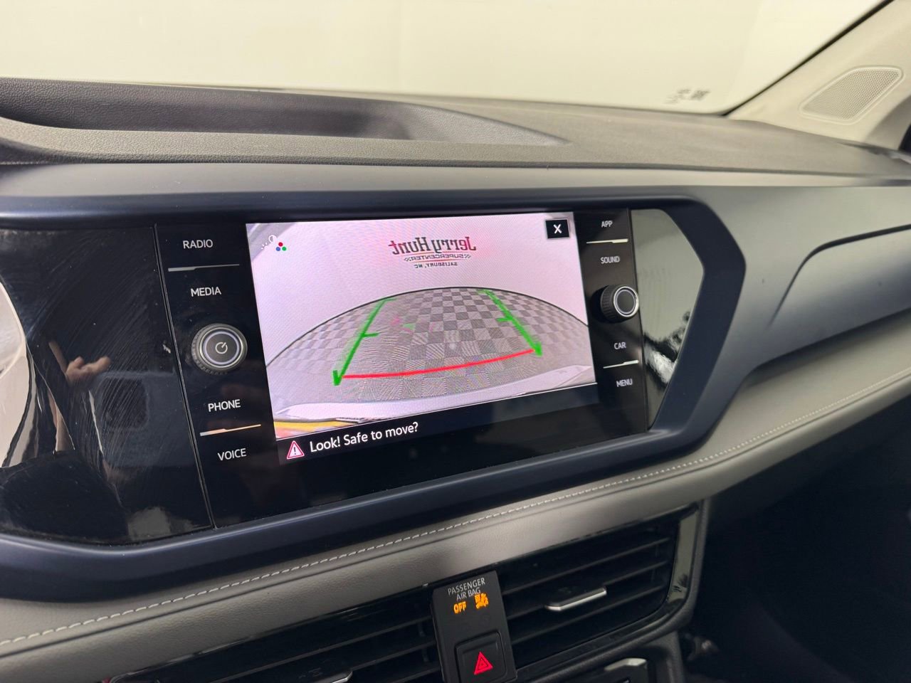 Used 2024 Volkswagen Taos SE image 17