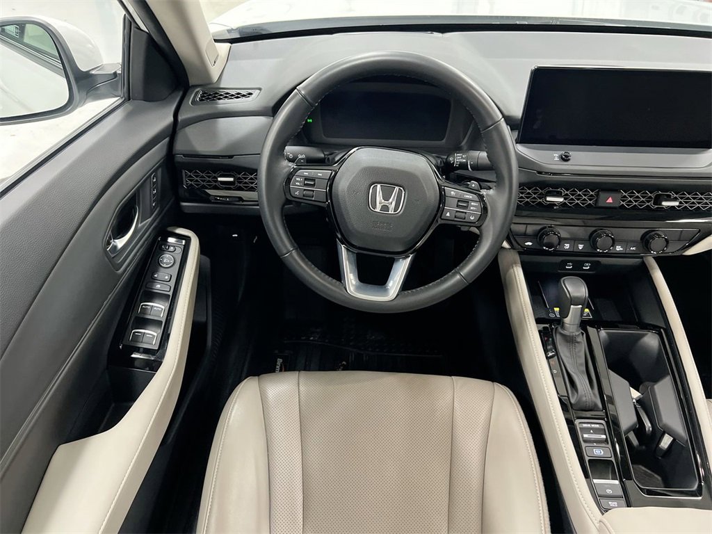 Used 2023 Honda Accord Touring image 19