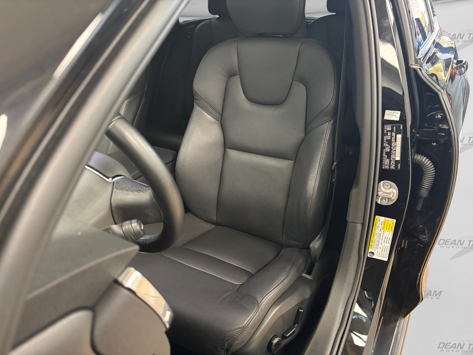 Used 2023 Volvo V90 B6 Cross Country Plus AWD/4WD image 37