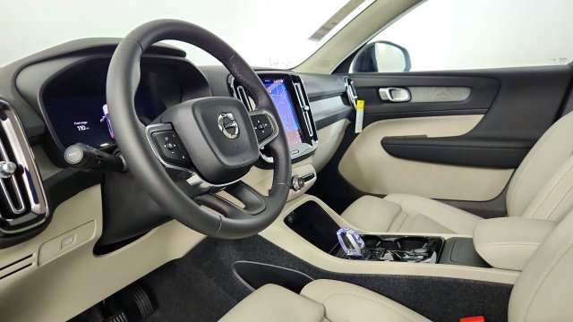New 2026 Volvo XC40 B5 Plus w/ Protection Package Premier AWD/4WD image 12