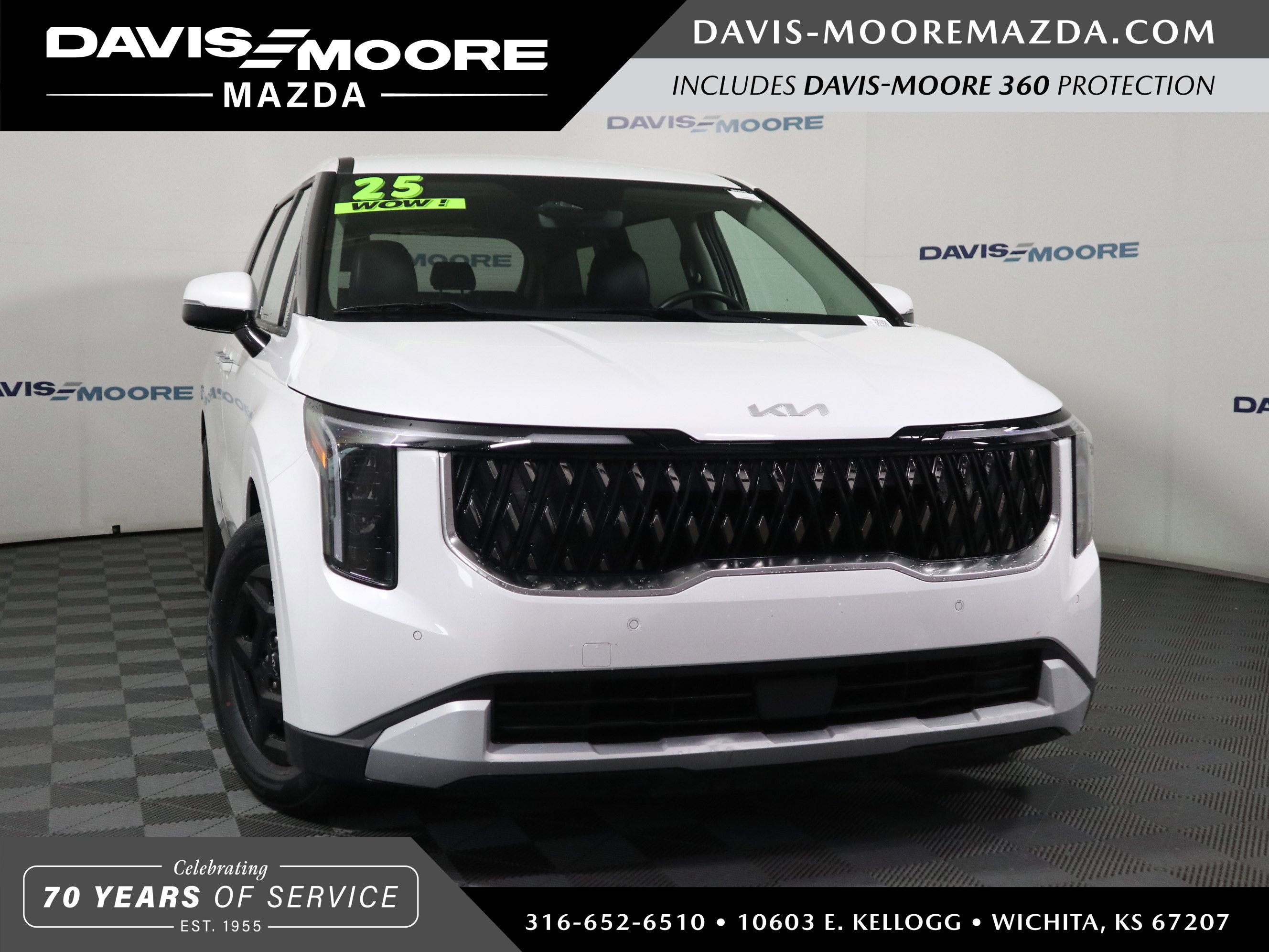 Used 2025 Kia Carnival image 1