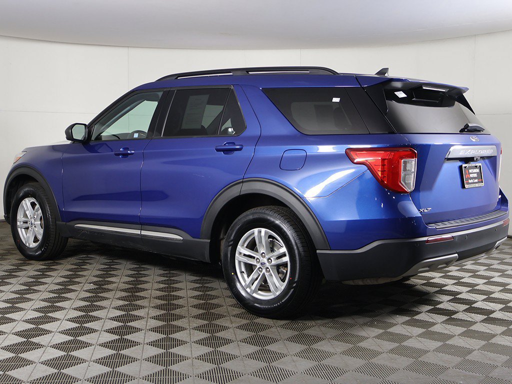 Used 2023 Ford Explorer XLT w/ Equipment Group 202A AWD/4WD image 8