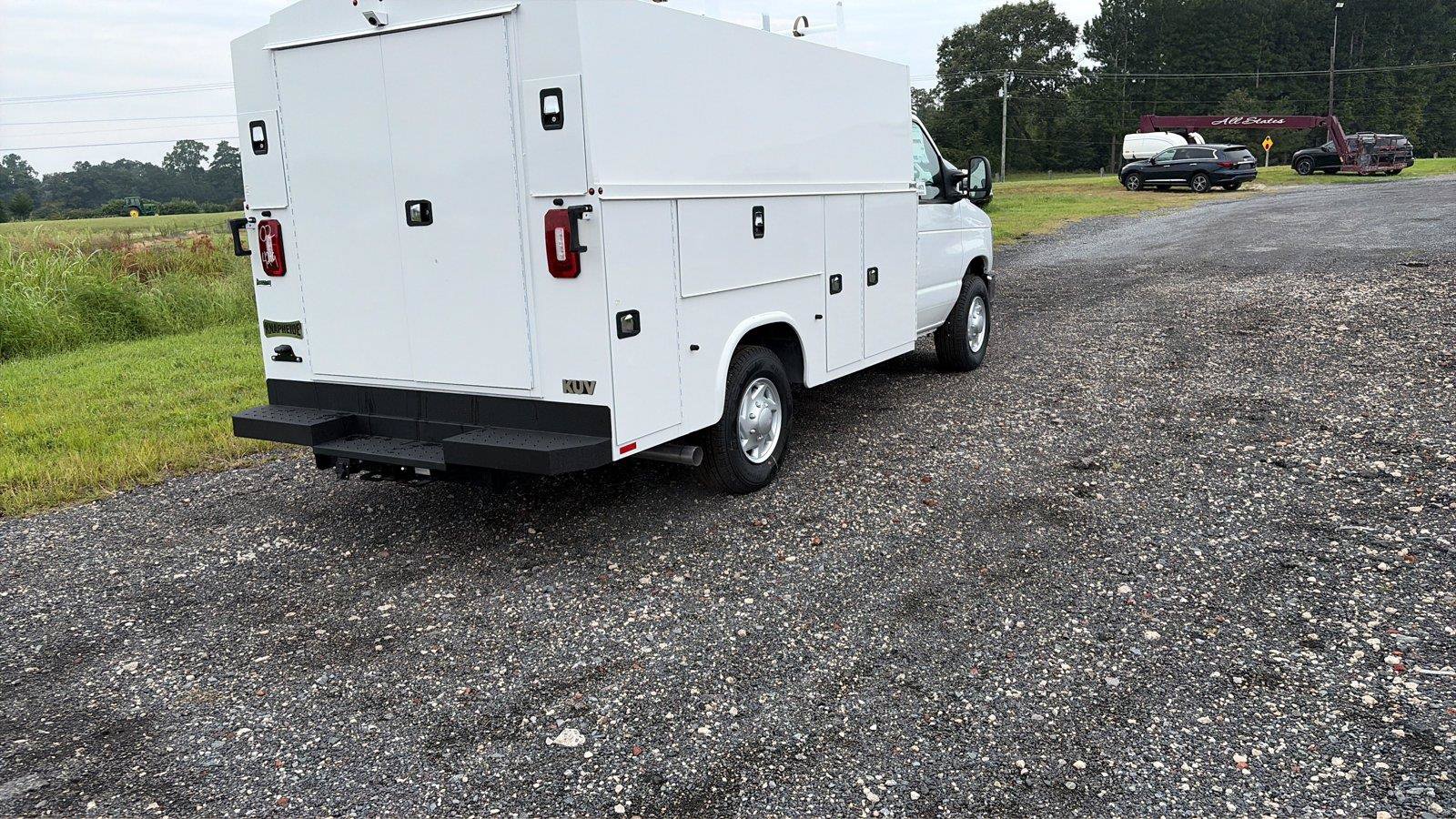 New 2027 Ford E-350 and Econoline 350 Super Duty w/ Power Equipment Group RWD image 5