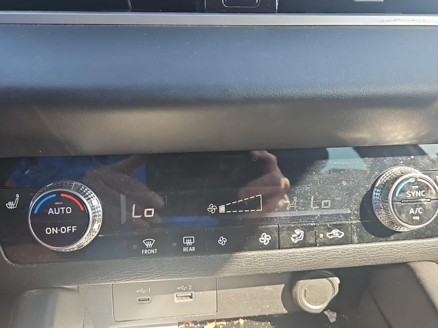 Used 2023 Mitsubishi Outlander SE image 18