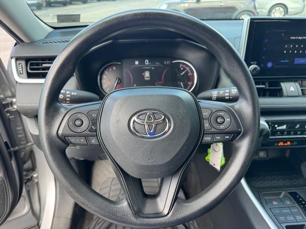 Used 2023 Toyota RAV4 LE AWD/4WD image 23