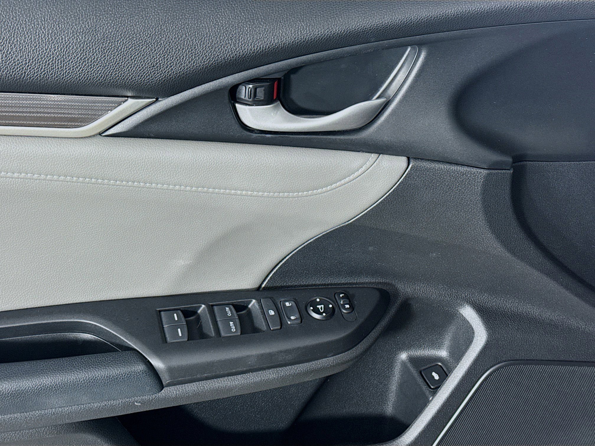 Used 2021 Honda Civic EX-L image 24