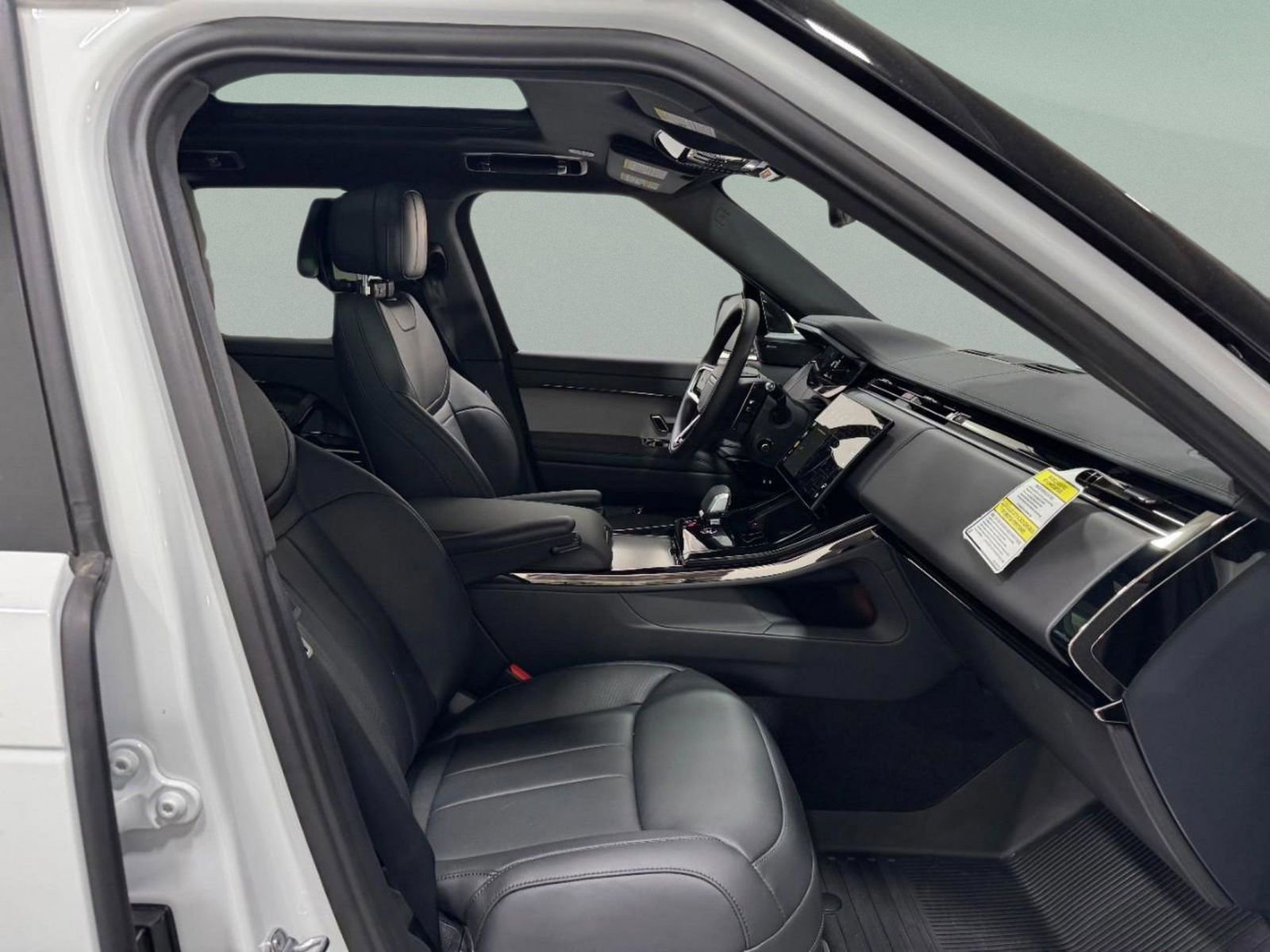 New 2026 Land Rover Range Rover Sport SE image 18