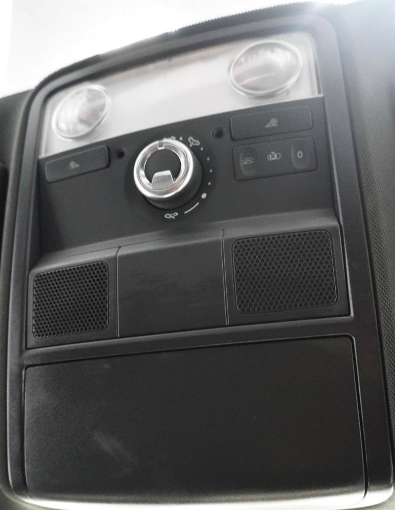 Used 2012 Volkswagen Jetta GLI FWD image 25