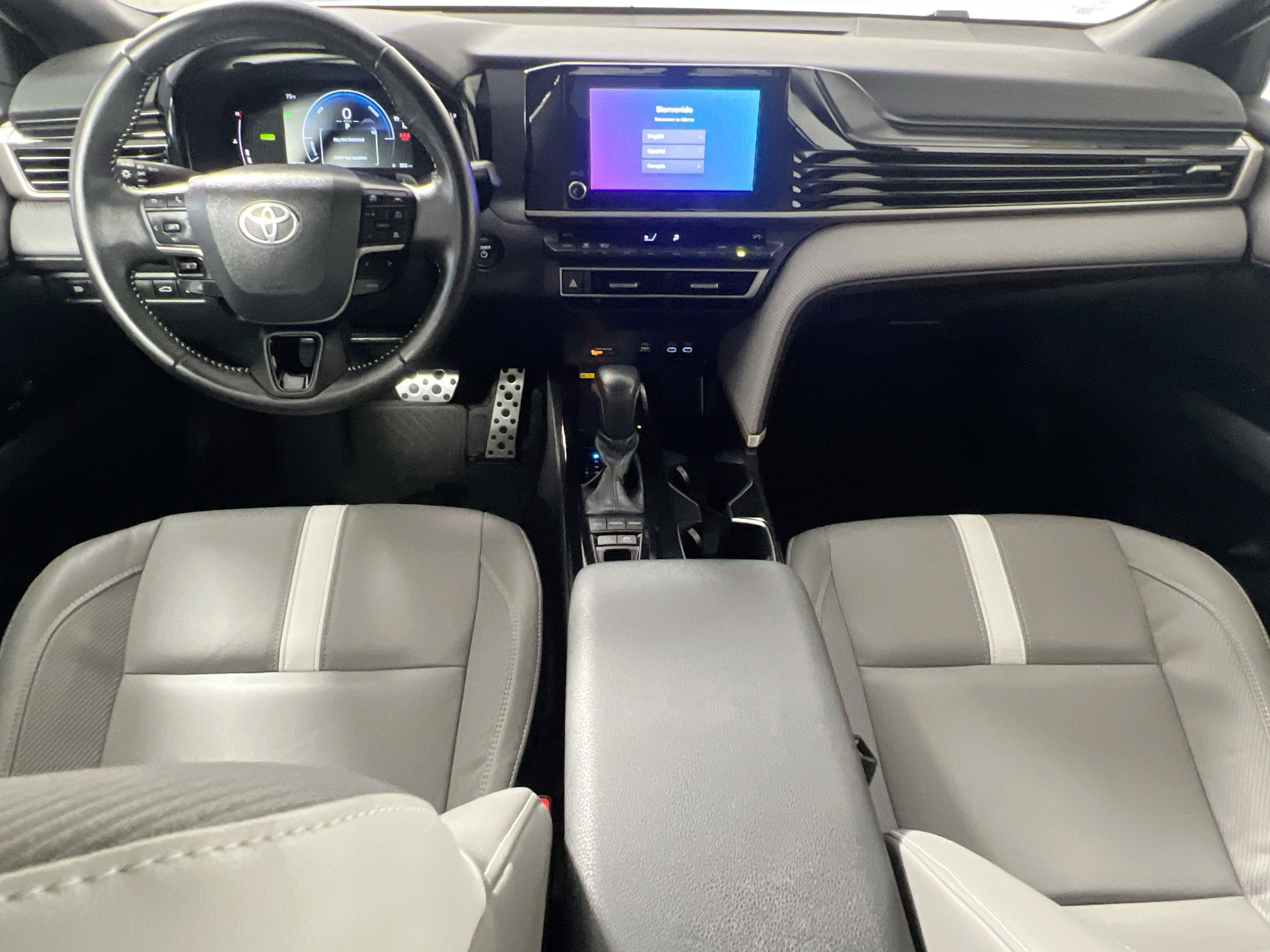 Used 2025 Toyota Camry SE image 30