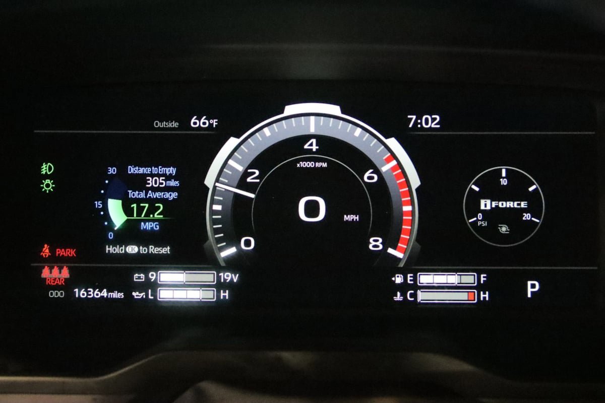 Used 2024 Toyota Tundra Platinum AWD/4WD image 42