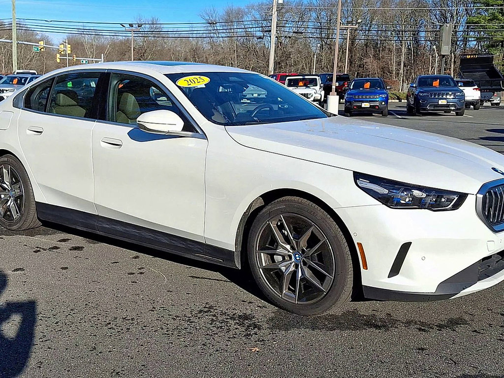 Used 2025 BMW i5 xDrive40 w/ Premium Package image 2
