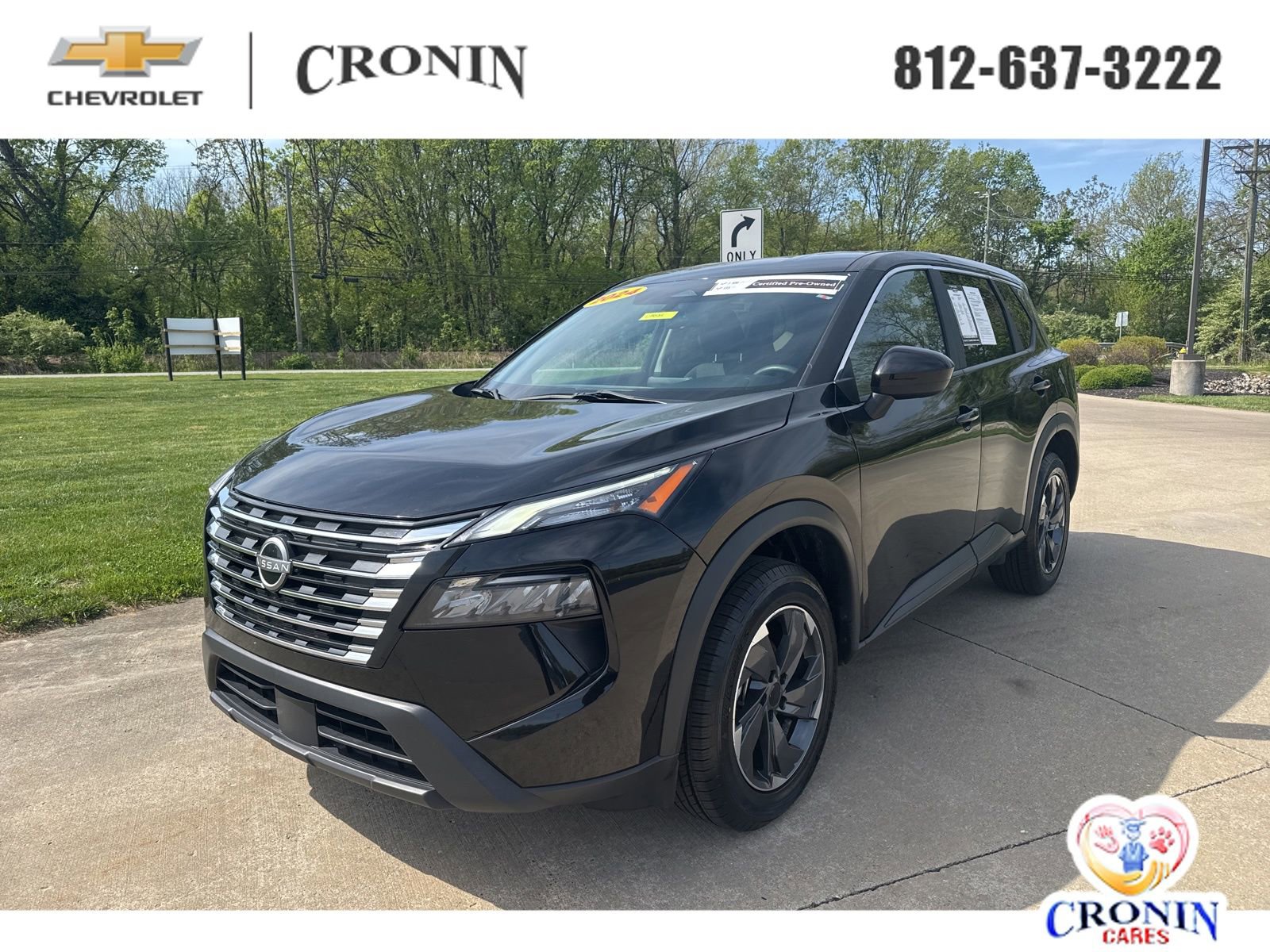 Used 2024 Nissan Rogue SV FWD image 1