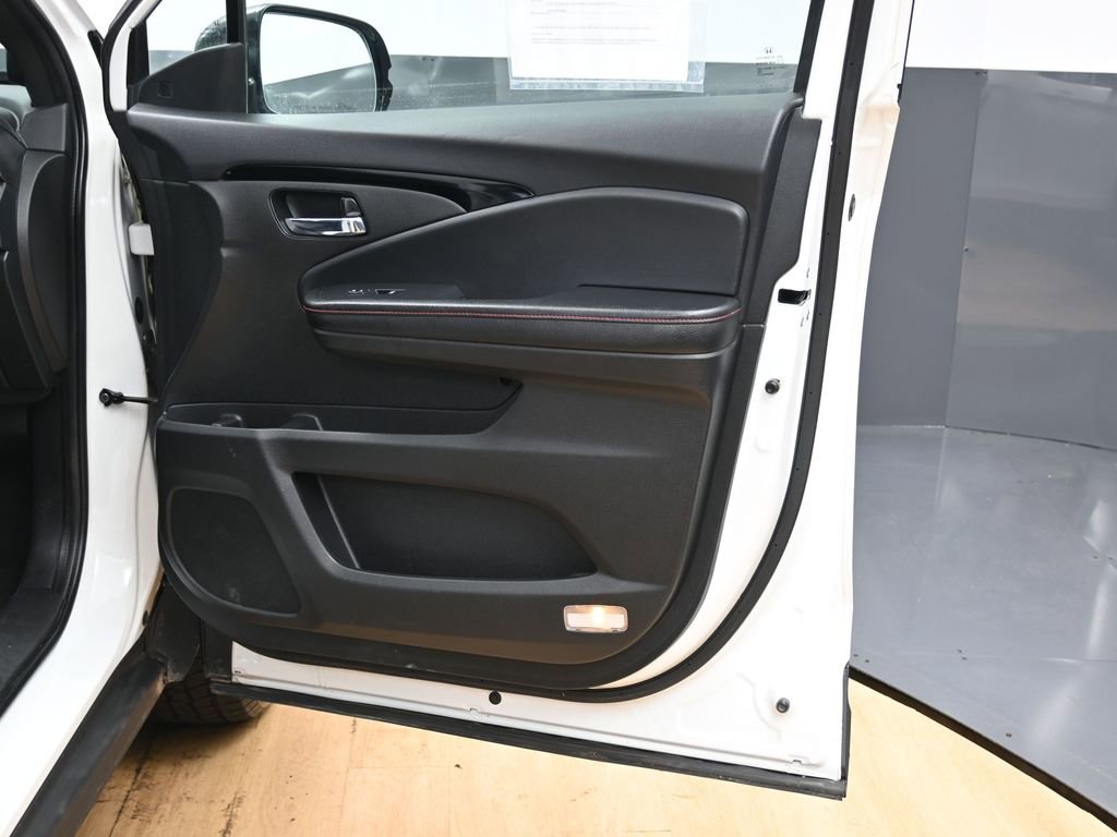 Used 2022 Honda Ridgeline Black Edition image 35