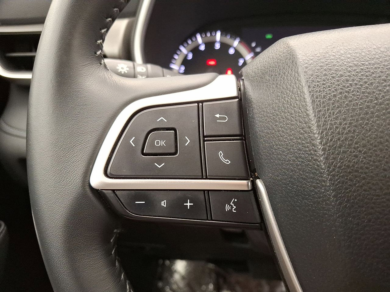 Certified 2024 Toyota Highlander XLE image 17