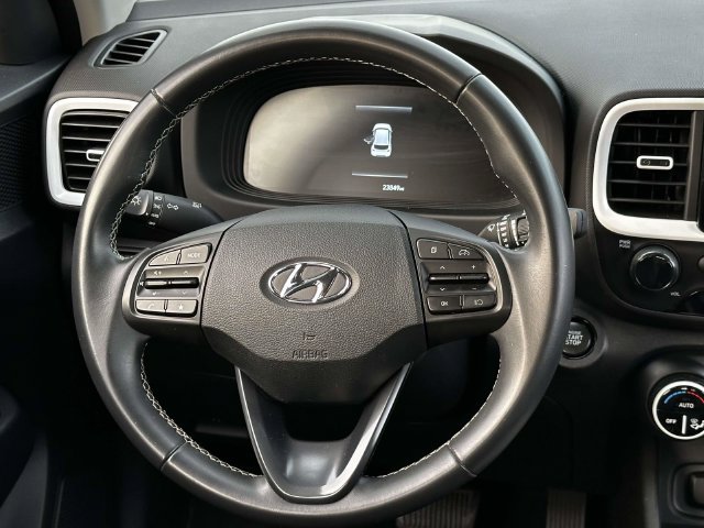 Used 2025 Hyundai Venue Limited FWD image 22