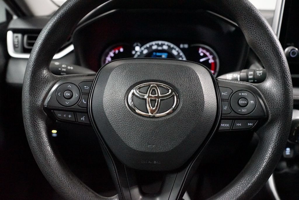Used 2023 Toyota RAV4 XLE FWD image 12
