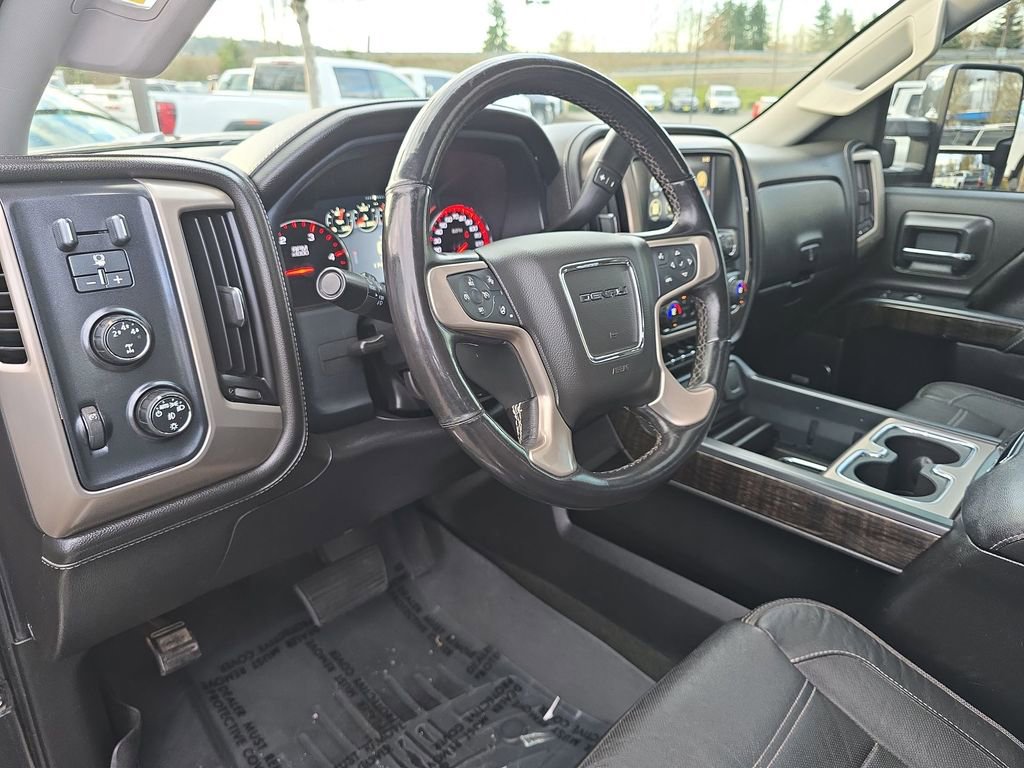 Used 2015 GMC Sierra 2500 Denali w/ Duramax Plus Package image 11