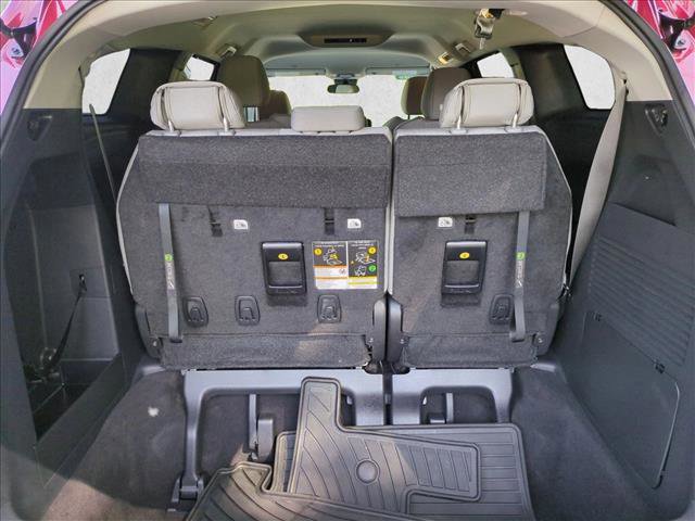 Used 2025 Toyota Sienna LE image 6