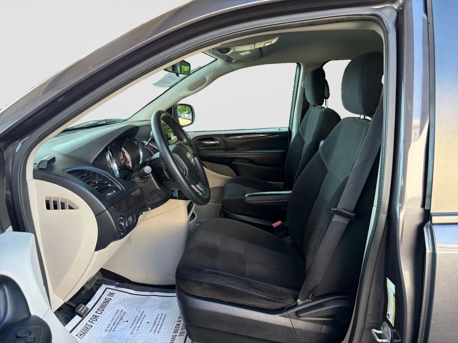 Used 2016 Dodge Grand Caravan SE w/ Quick Order Package 29E SE FWD image 12