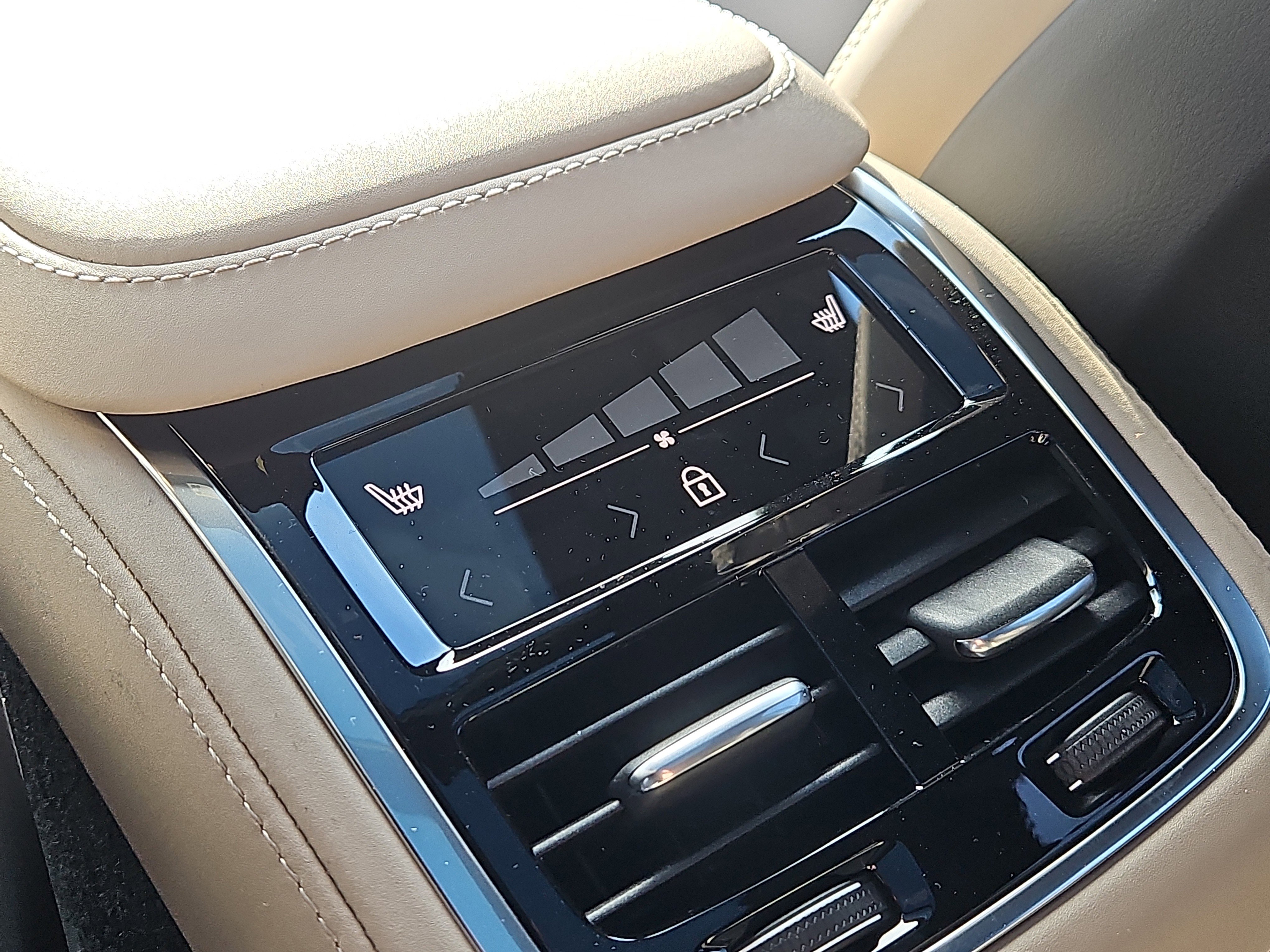 New 2026 Volvo XC90 T8 Ultra image 13