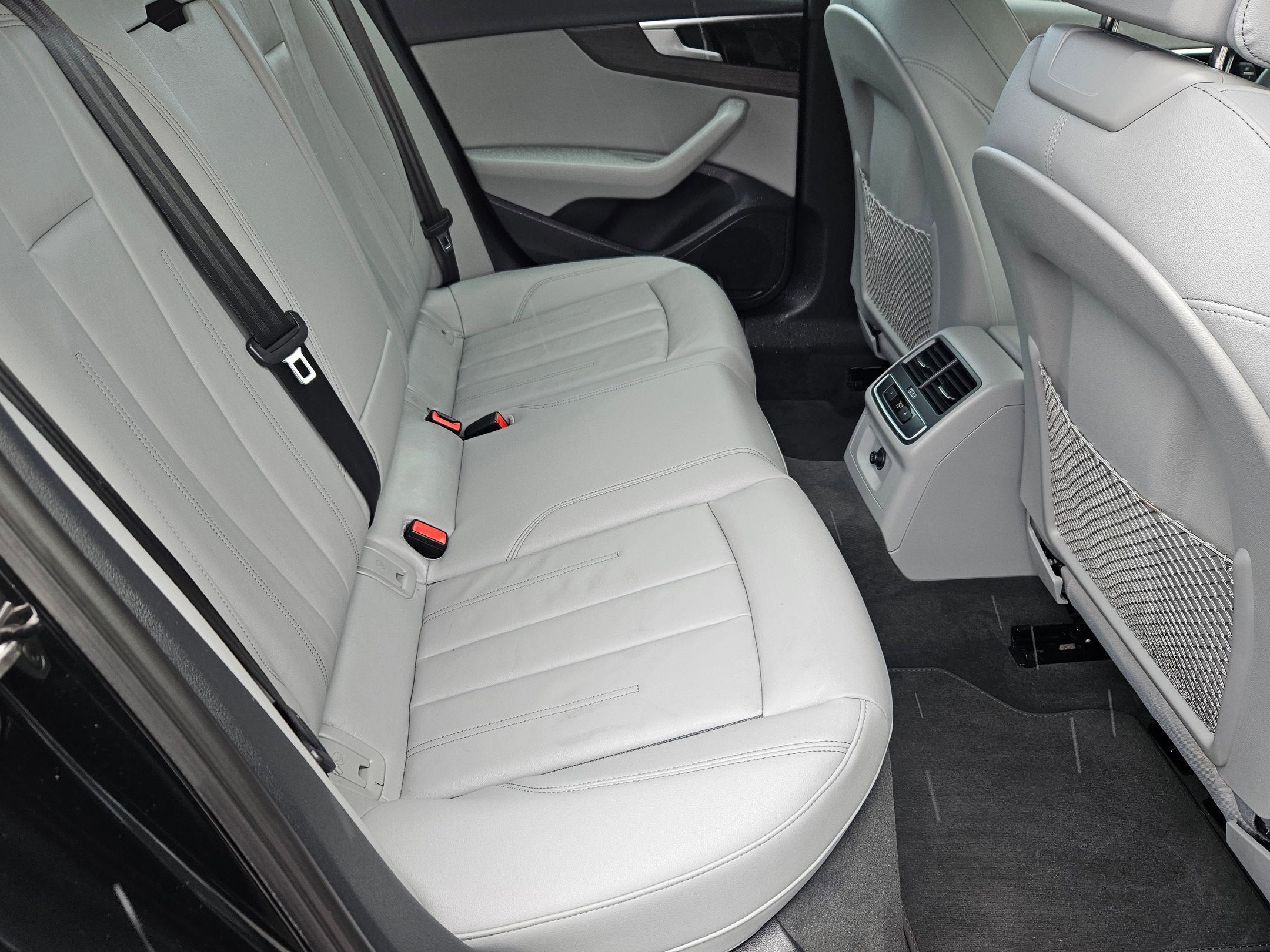 Used 2023 Audi A4 2.0T Premium w/ Convenience Package image 25