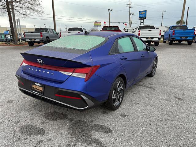 Used 2025 Hyundai Elantra Sport FWD image 7