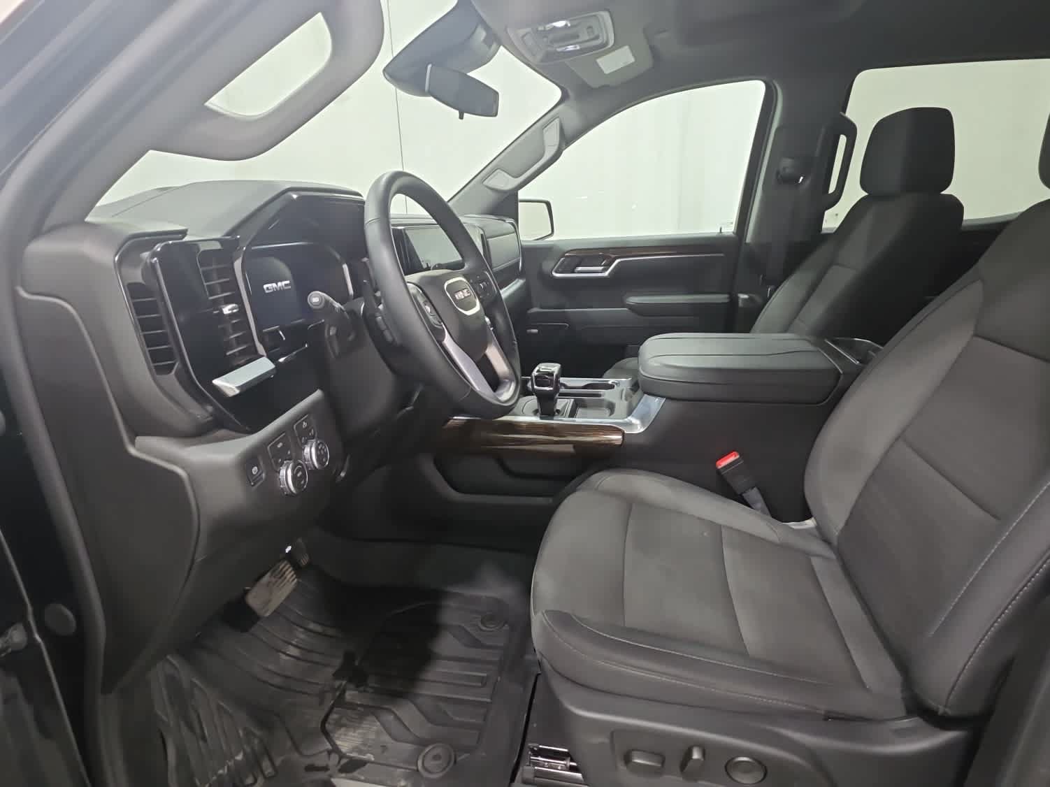 Certified 2026 GMC Sierra 1500 Elevation w/ Preferred Package AWD/4WD image 12
