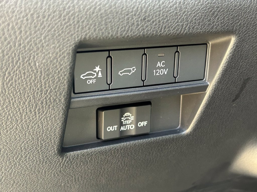 Used 2024 Lexus GX 550 w/ Accessory Package (2T) AWD/4WD image 32