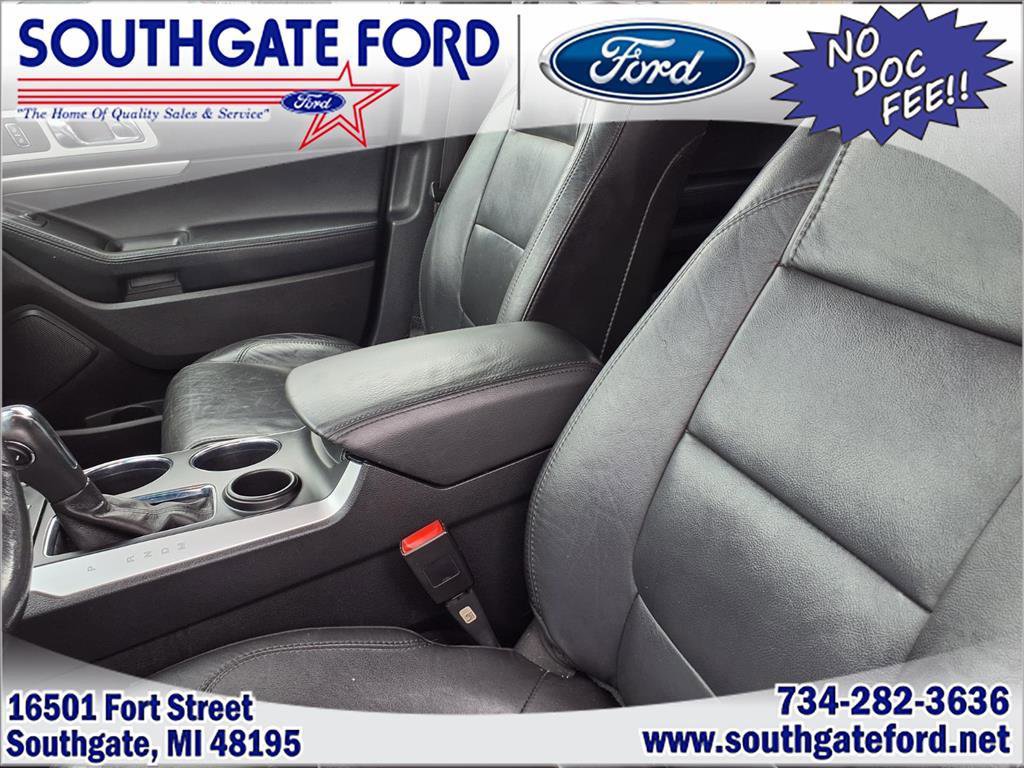Used 2014 Ford Explorer XLT w/ Equipment Group 202A image 23