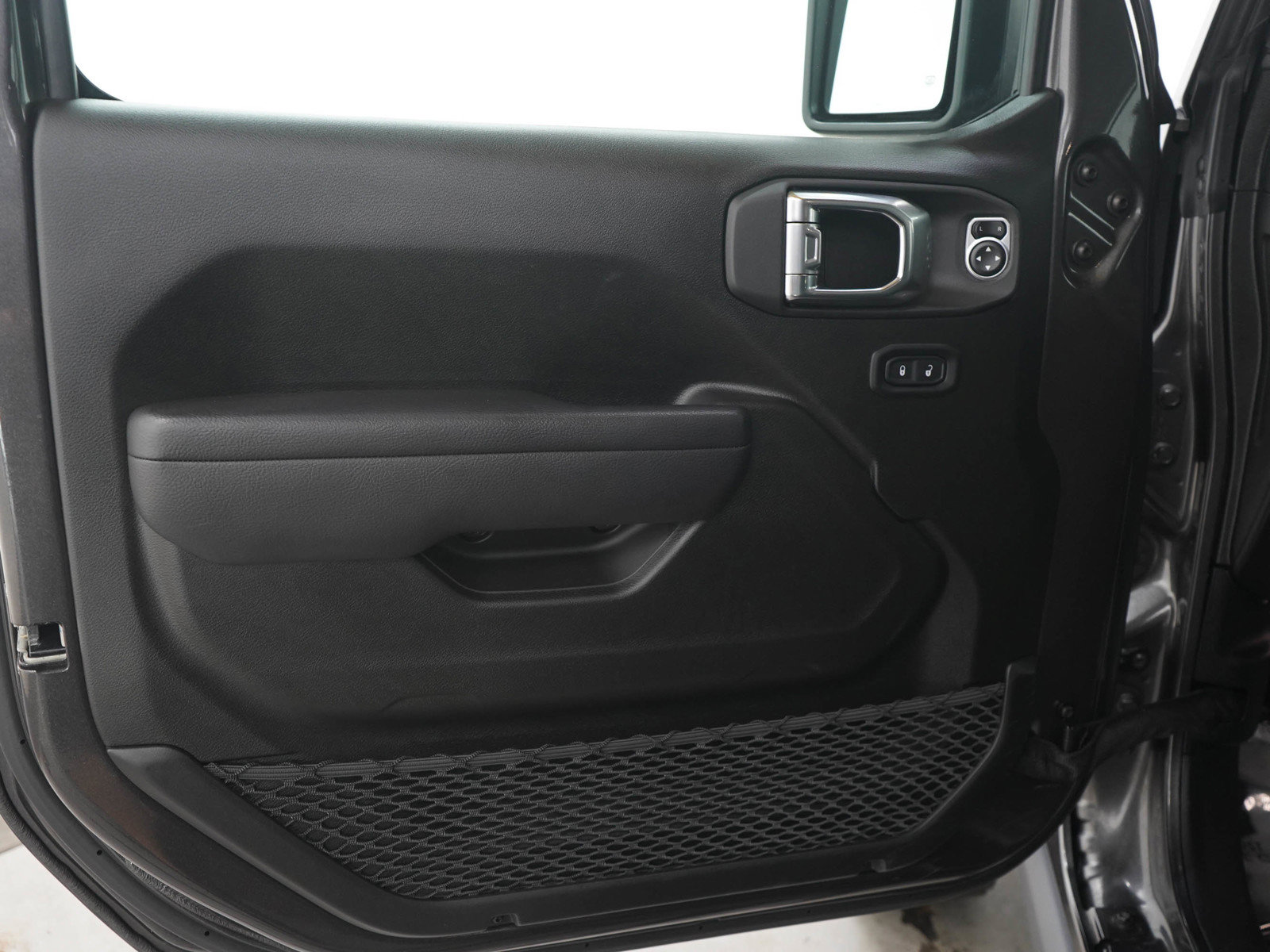 Used 2025 Jeep Wrangler Unlimited Rubicon 4xe w/ Convenience Group AWD/4WD image 20