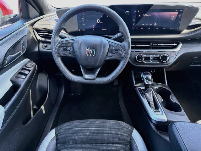 Used 2024 Buick Envista Preferred w/ Advanced Safety Package FWD image 21