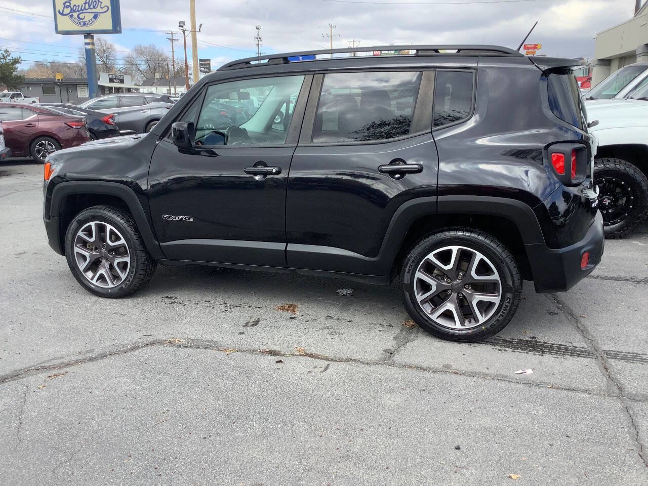 Used 2015 Jeep Renegade Latitude w/ Popular Equipment Group AWD/4WD image 17