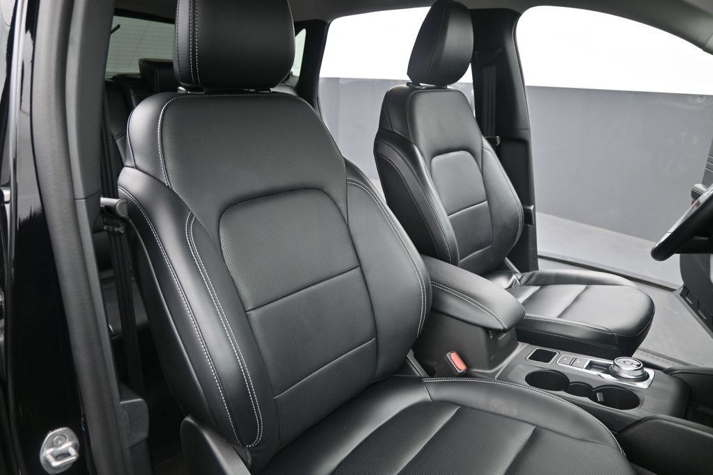Used 2025 Ford Escape Platinum AWD/4WD image 23