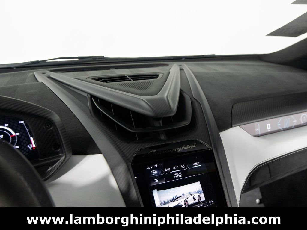 Used 2024 Lamborghini Revuelto image 22