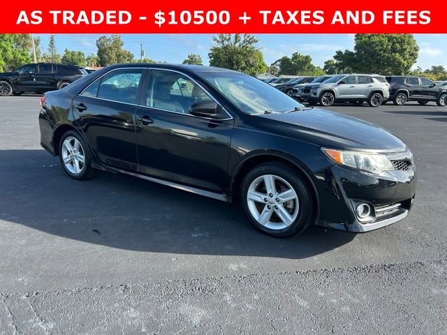 Used 2014 Toyota Camry SE image 1