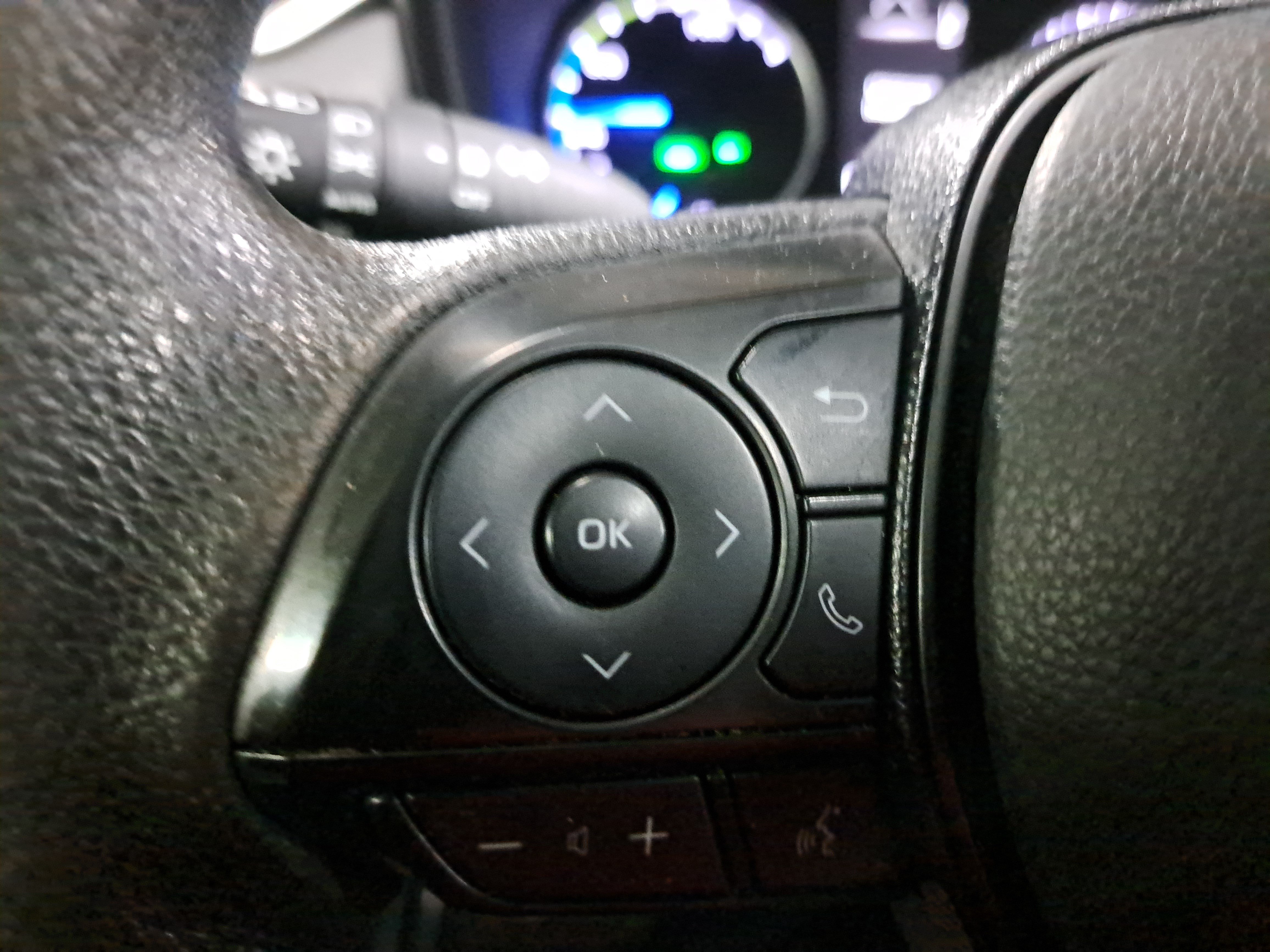Used 2019 Toyota RAV4 XLE AWD/4WD image 17
