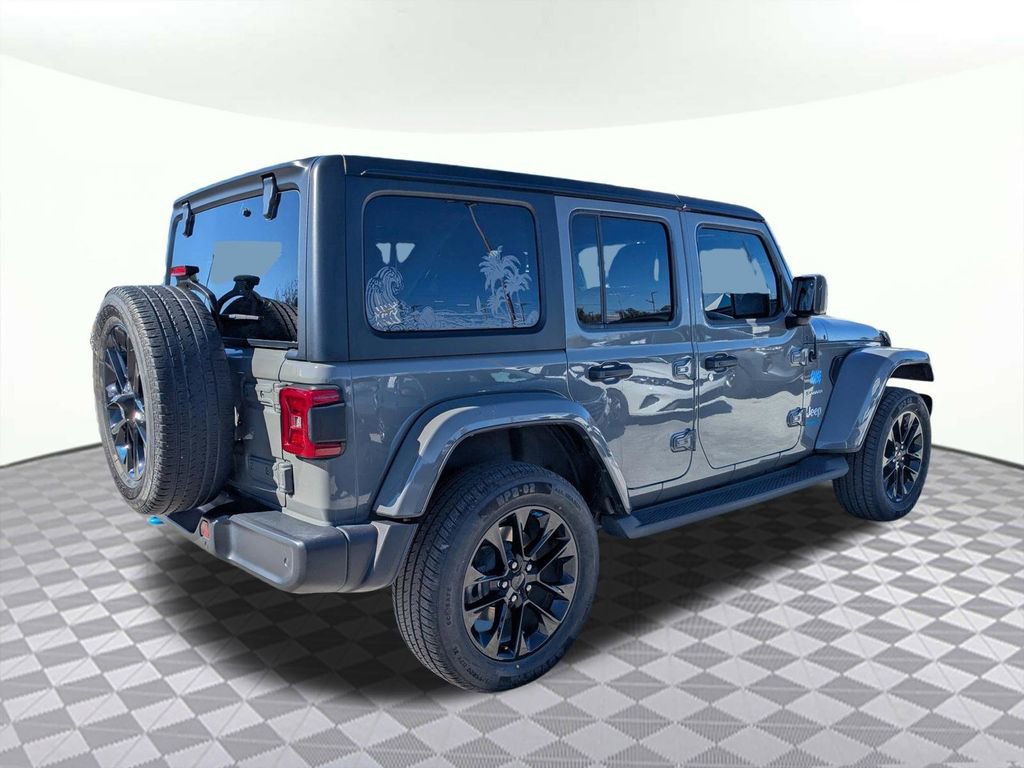 Used 2022 Jeep Wrangler Unlimited Sahara w/ Cold Weather Group image 3