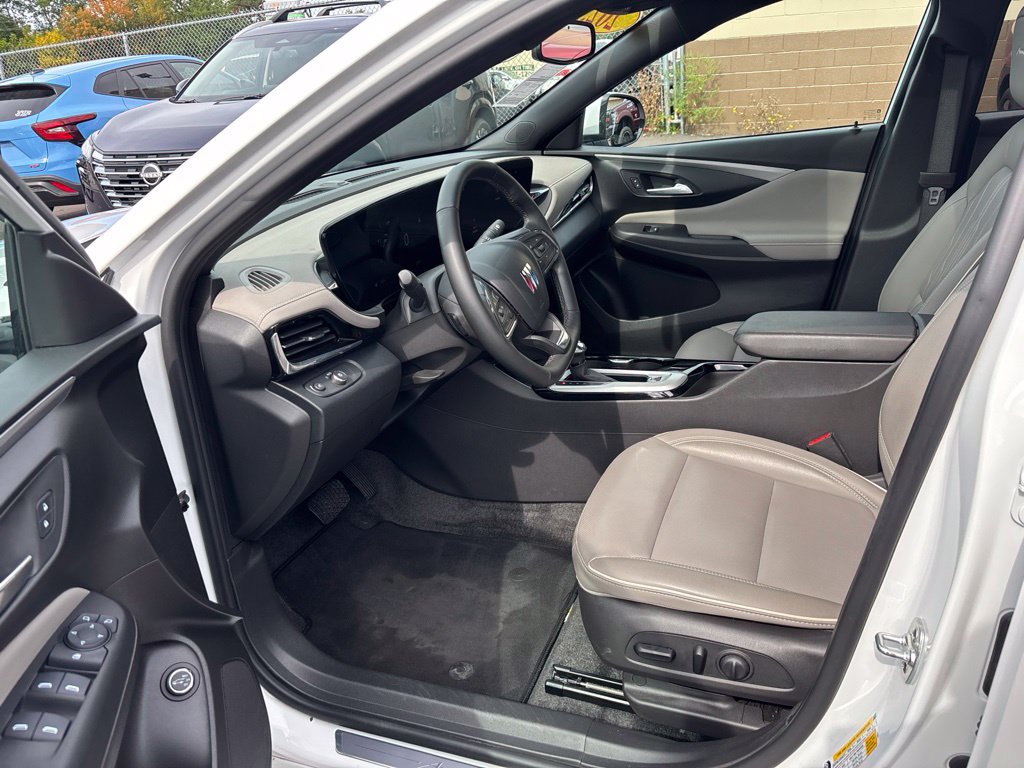 Used 2025 Buick Envista Avenir FWD image 11