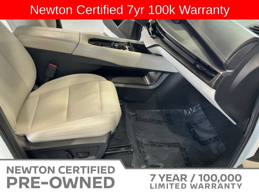 Used 2025 Nissan Murano SV AWD/4WD image 15