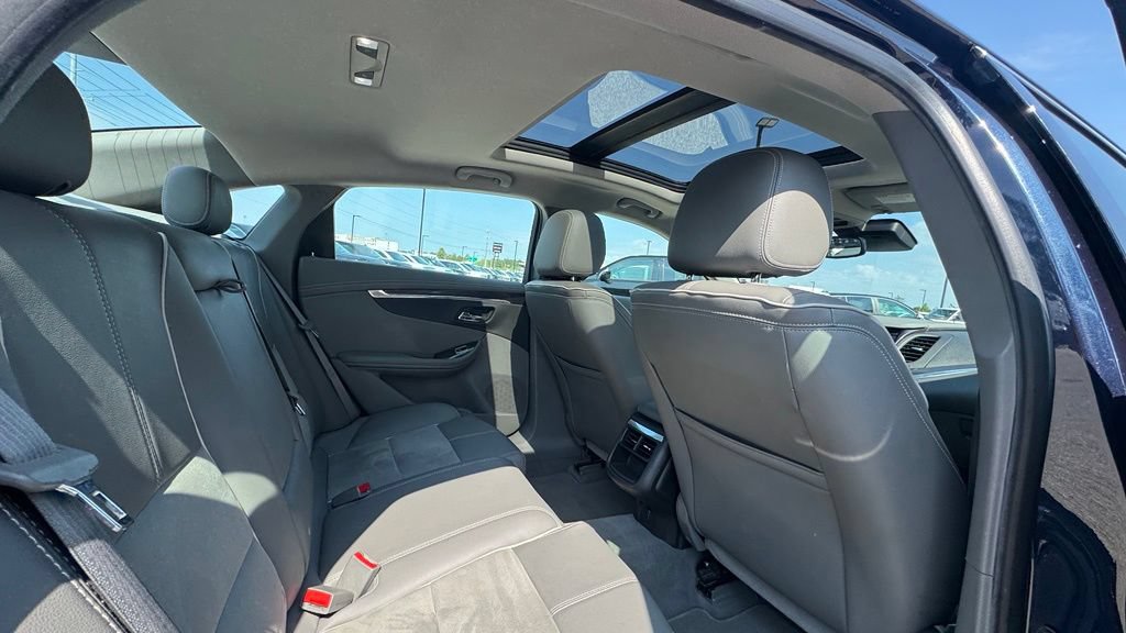 Used 2015 Chevrolet Impala LT w/ Convenience Package FWD image 11