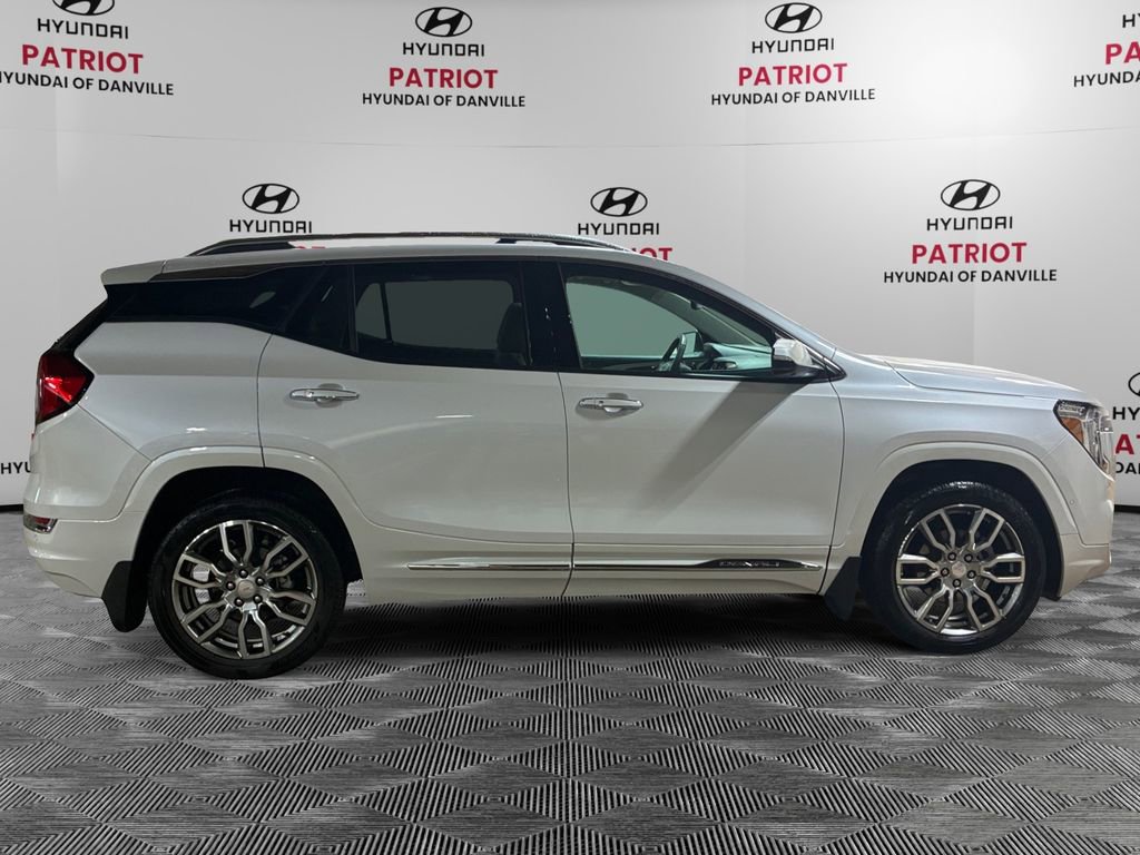 Used 2024 GMC Terrain Denali w/ Denali Premium Package image 2