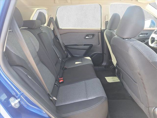 Used 2023 Nissan Rogue SV image 18