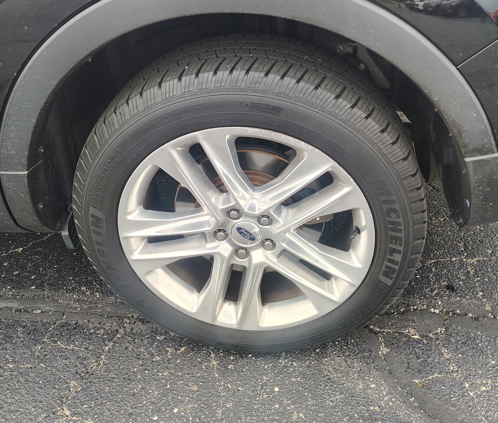 Used 2017 Ford Explorer XLT w/ Equipment Group 201A FWD image 12