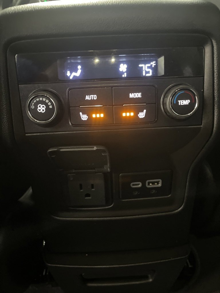 Used 2023 GMC Acadia Denali image 33