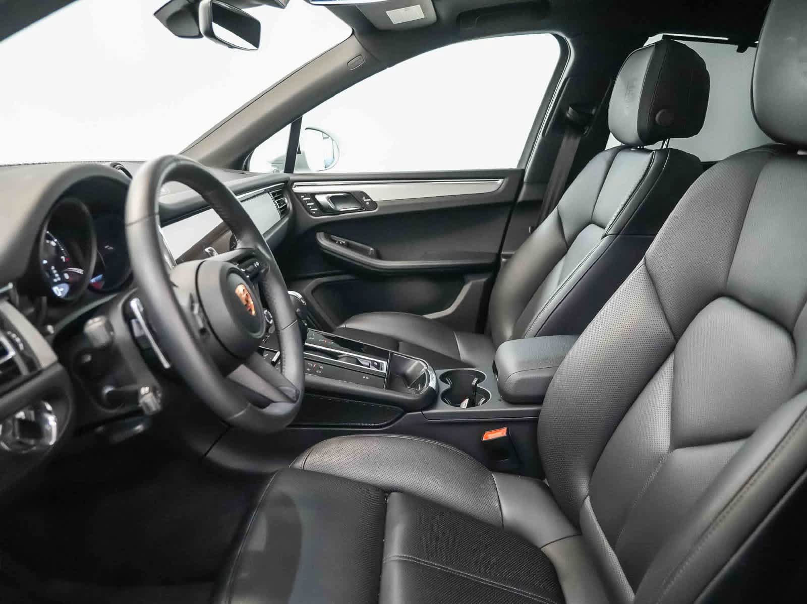 Certified 2026 Porsche Macan AWD/4WD image 19
