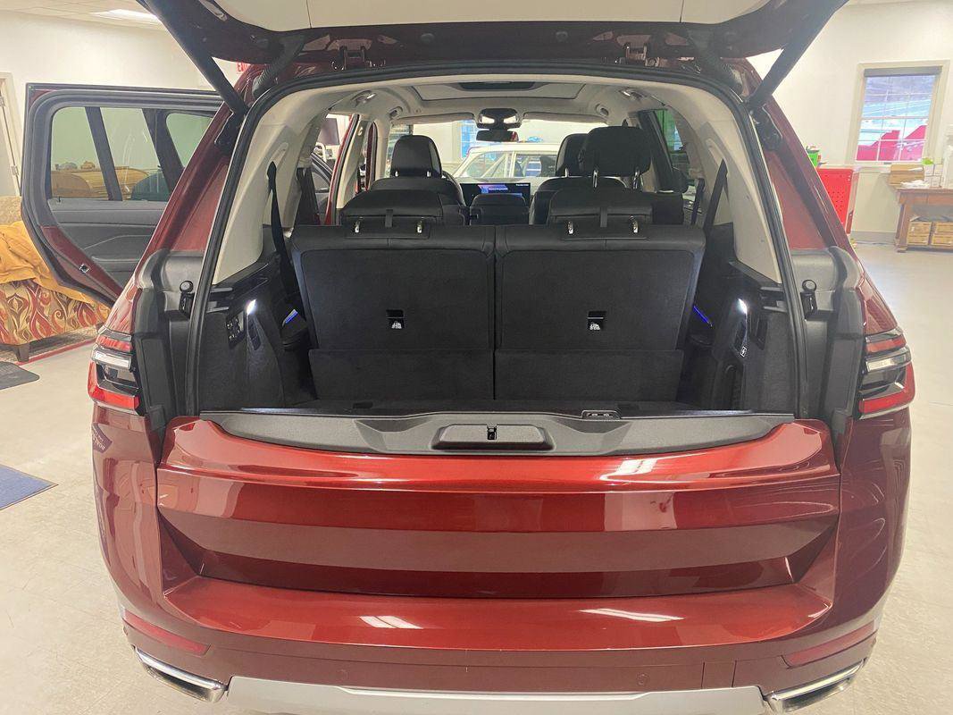 Used 2024 BMW X7 xDrive40i image 16