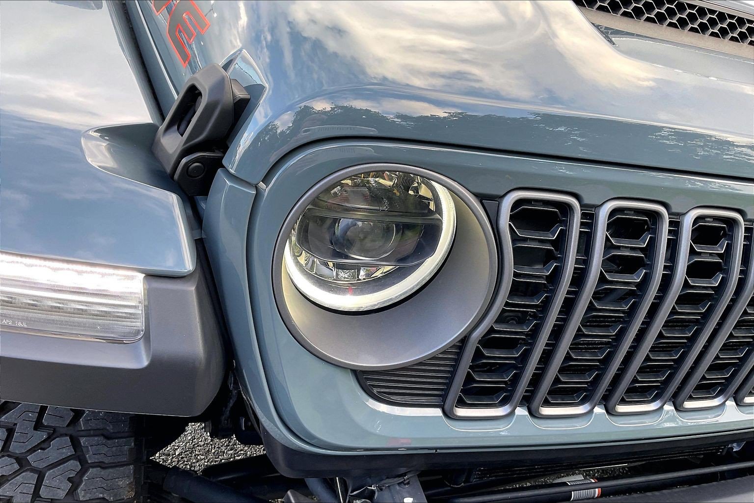 Used 2026 Jeep Gladiator Mojave AWD/4WD image 28